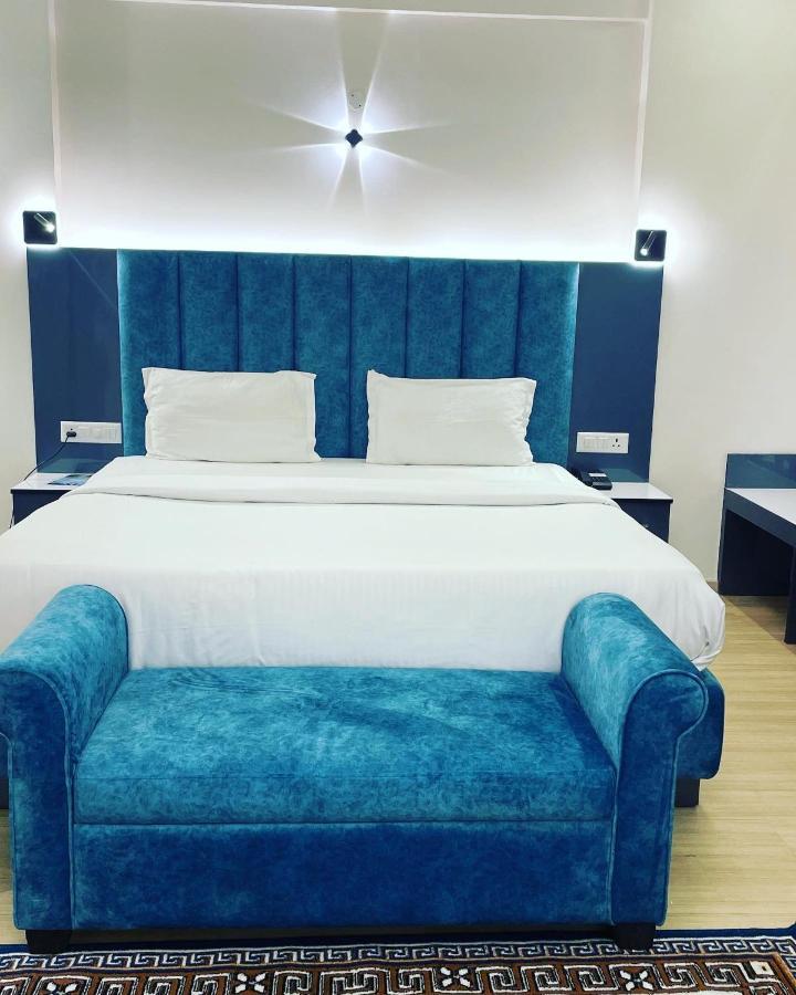 Aparthotel Neel Skye - Couple Friendly - Dlf My Pad, Gomtinagar , Lucknow Exterior foto